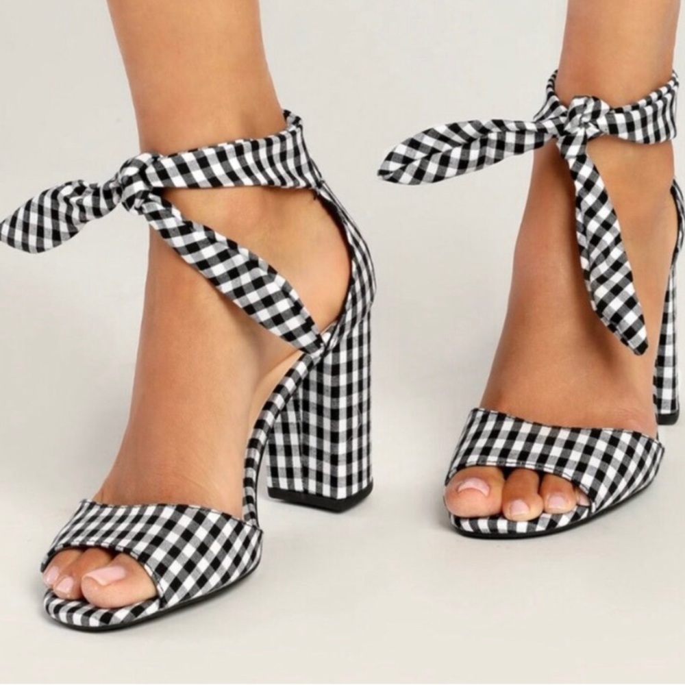Lulus black and white gingham “Covington” heel